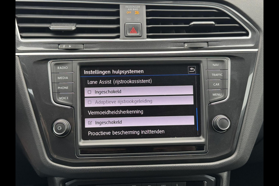 Volkswagen Tiguan 1.4 TSI ACT R-line Led Adaptieve cruise Navigatie Pdc voor+achter Lane assist