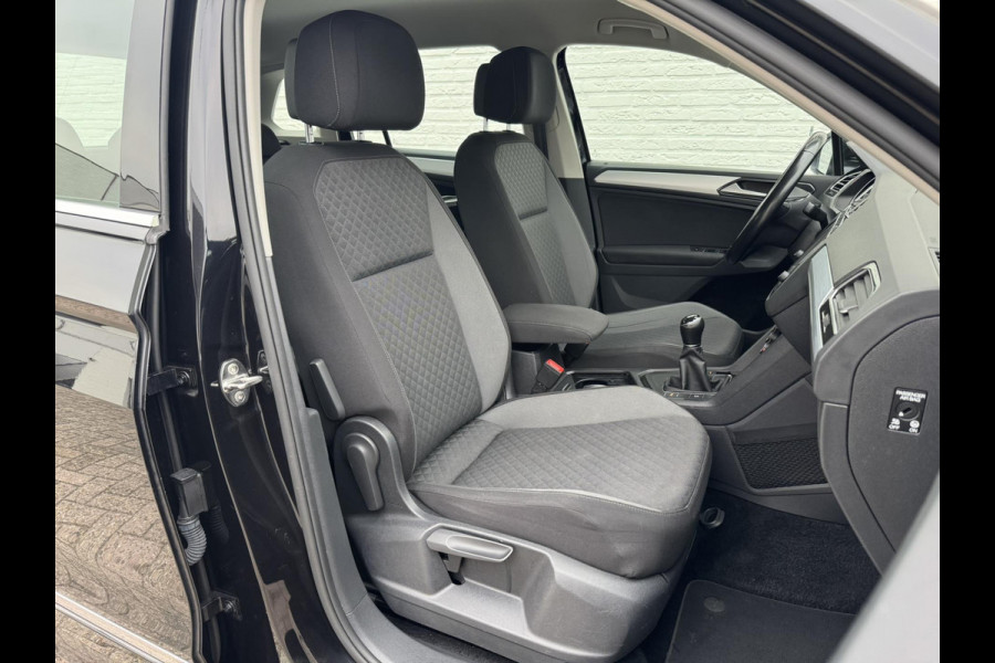 Volkswagen Tiguan 1.4 TSI ACT R-line Led Adaptieve cruise Navigatie Pdc voor+achter Lane assist