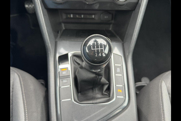 Volkswagen Tiguan 1.4 TSI ACT R-line Led Adaptieve cruise Navigatie Pdc voor+achter Lane assist