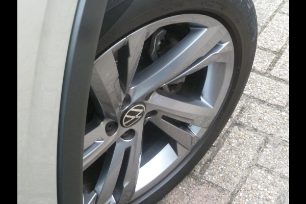 Volkswagen Tiguan 1.4 TSI eHybrid R-Line|Panodak|Leder|Memory|360-Camera|Adapt.Cruise|Matrix-LED|34.600km