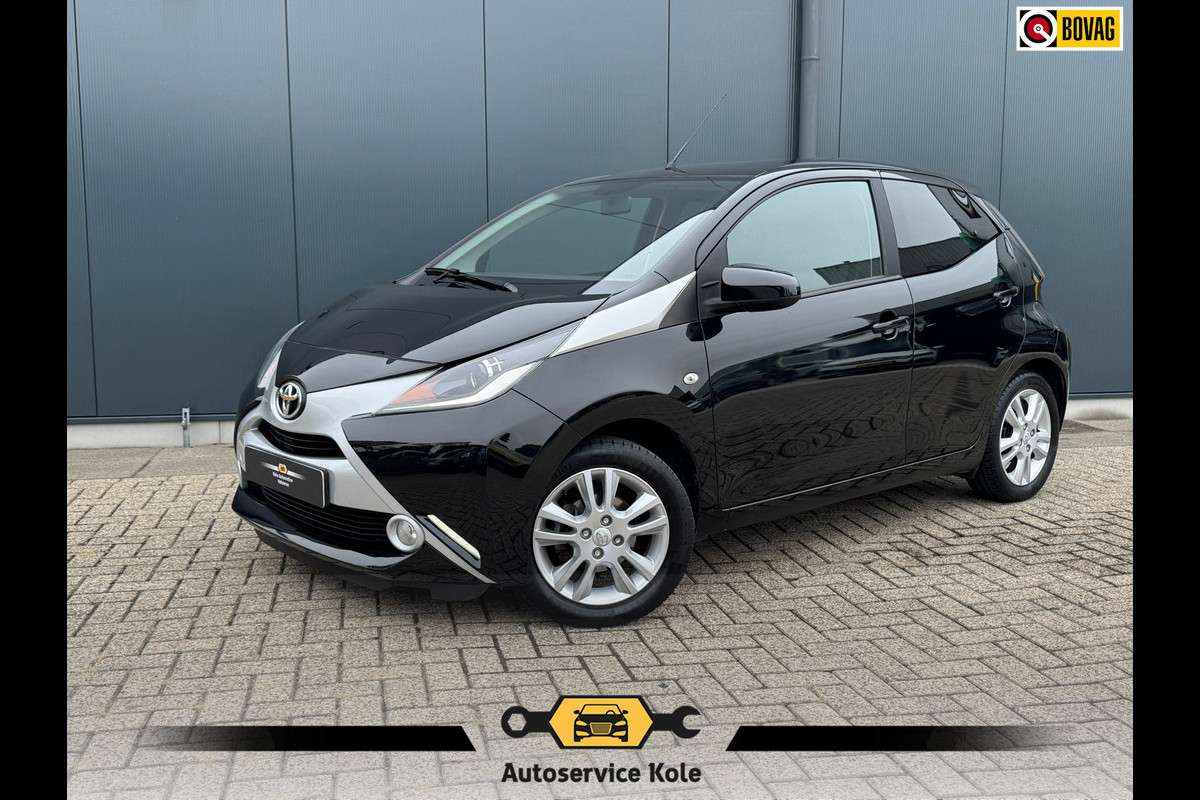 Toyota Aygo 1.0 VVT-i x-joy * Camera * Lichtmetalen Velgen * Bluetooth * Toyota Aygo 1.0 VVT-i x-joy * Camera * Lichtmetalen Velgen * Bluetooth *