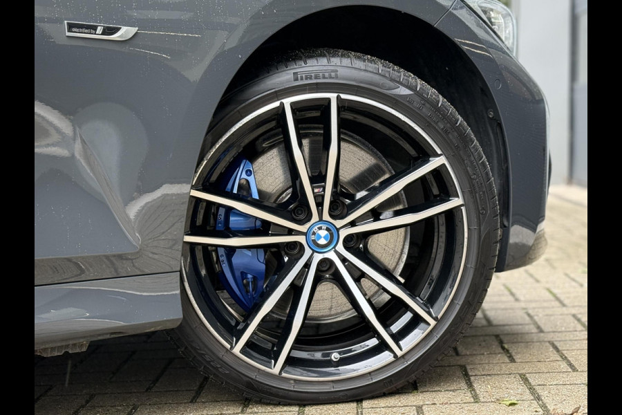 BMW 3 Serie Touring 330e High Ex. M-sport plus|SOH98%|Pano|Laser|CoPilot|HiFi|Trekhaak|Dravit grey