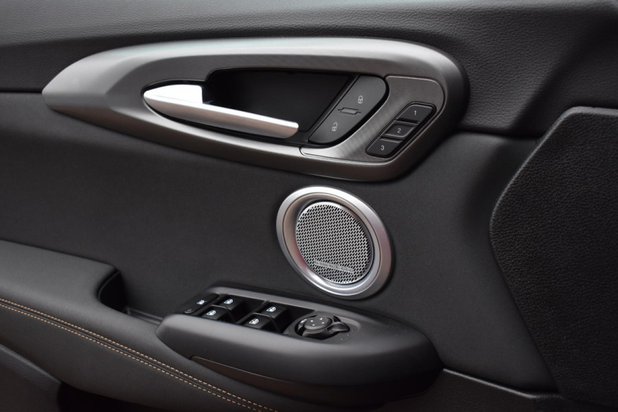 Alfa Romeo Tonale 1.5T Hybrid 160PK Aut. Veloce | Leder | 360 Camera | Harman Kardon | Stoelverw./koeling | Navi | Incl. garantie. Alfa Romeo Tonale 1.5T Hybrid 160PK Aut. Veloce | Leder | 360 Camera | Harman Kardon | Stoelverw./koeling | Navi | Incl. garantie.