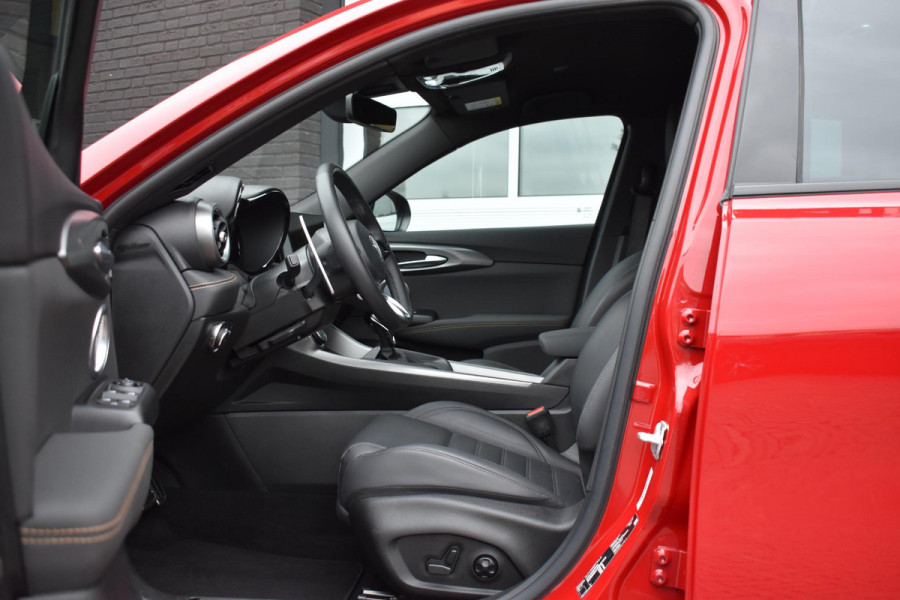 Alfa Romeo Tonale 1.5T Hybrid 160PK Aut. Veloce | Leder | 360 Camera | Harman Kardon | Stoelverw./koeling | Navi | Incl. garantie. Alfa Romeo Tonale 1.5T Hybrid 160PK Aut. Veloce | Leder | 360 Camera | Harman Kardon | Stoelverw./koeling | Navi | Incl. garantie.