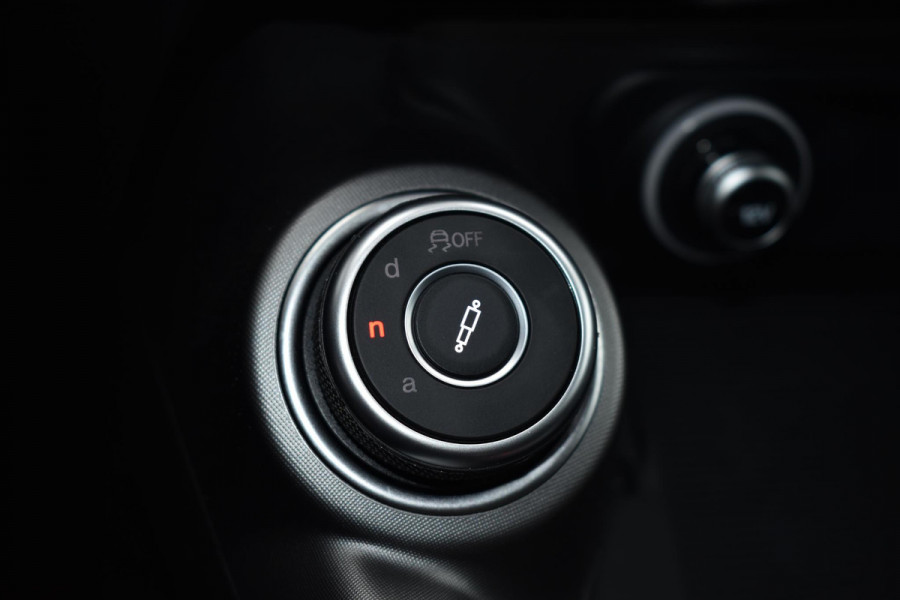 Alfa Romeo Tonale 1.5T Hybrid 160PK Aut. Veloce | Leder | 360 Camera | Harman Kardon | Stoelverw./koeling | Navi | Incl. garantie. Alfa Romeo Tonale 1.5T Hybrid 160PK Aut. Veloce | Leder | 360 Camera | Harman Kardon | Stoelverw./koeling | Navi | Incl. garantie.