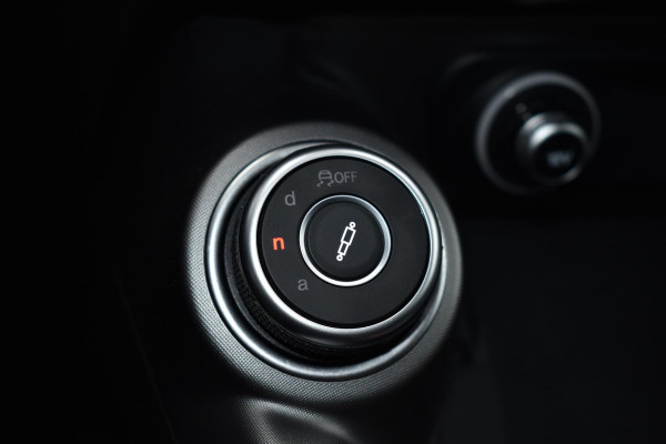 Alfa Romeo Tonale 1.5T Hybrid 160PK Aut. Veloce | Leder | 360 Camera | Harman Kardon | Stoelverw./koeling | Navi | Incl. garantie. Alfa Romeo Tonale 1.5T Hybrid 160PK Aut. Veloce | Leder | 360 Camera | Harman Kardon | Stoelverw./koeling | Navi | Incl. garantie.