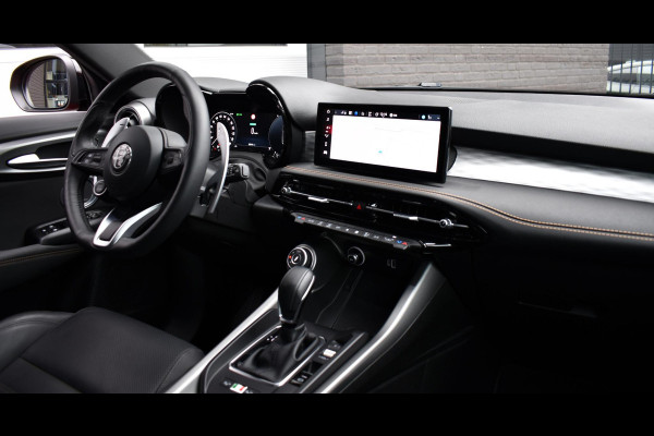Alfa Romeo Tonale 1.5T Hybrid 160PK Aut. Veloce | Leder | 360 Camera | Harman Kardon | Stoelverw./koeling | Navi | Incl. garantie. Alfa Romeo Tonale 1.5T Hybrid 160PK Aut. Veloce | Leder | 360 Camera | Harman Kardon | Stoelverw./koeling | Navi | Incl. garantie.