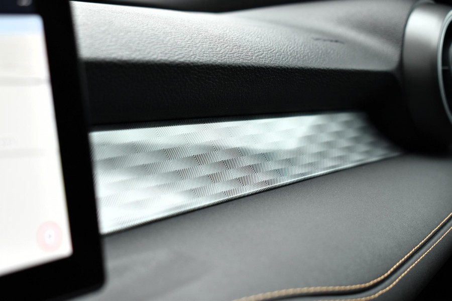 Alfa Romeo Tonale 1.5T Hybrid 160PK Aut. Veloce | Leder | 360 Camera | Harman Kardon | Stoelverw./koeling | Navi | Incl. garantie. Alfa Romeo Tonale 1.5T Hybrid 160PK Aut. Veloce | Leder | 360 Camera | Harman Kardon | Stoelverw./koeling | Navi | Incl. garantie.