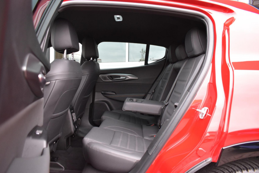 Alfa Romeo Tonale 1.5T Hybrid 160PK Aut. Veloce | Leder | 360 Camera | Harman Kardon | Stoelverw./koeling | Navi | Incl. garantie. Alfa Romeo Tonale 1.5T Hybrid 160PK Aut. Veloce | Leder | 360 Camera | Harman Kardon | Stoelverw./koeling | Navi | Incl. garantie.