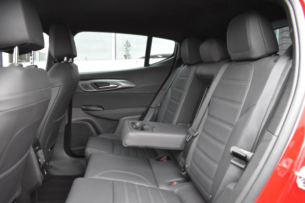 Alfa Romeo Tonale 1.5T Hybrid 160PK Aut. Veloce | Leder | 360 Camera | Harman Kardon | Stoelverw./koeling | Navi | Incl. garantie. Alfa Romeo Tonale 1.5T Hybrid 160PK Aut. Veloce | Leder | 360 Camera | Harman Kardon | Stoelverw./koeling | Navi | Incl. garantie.