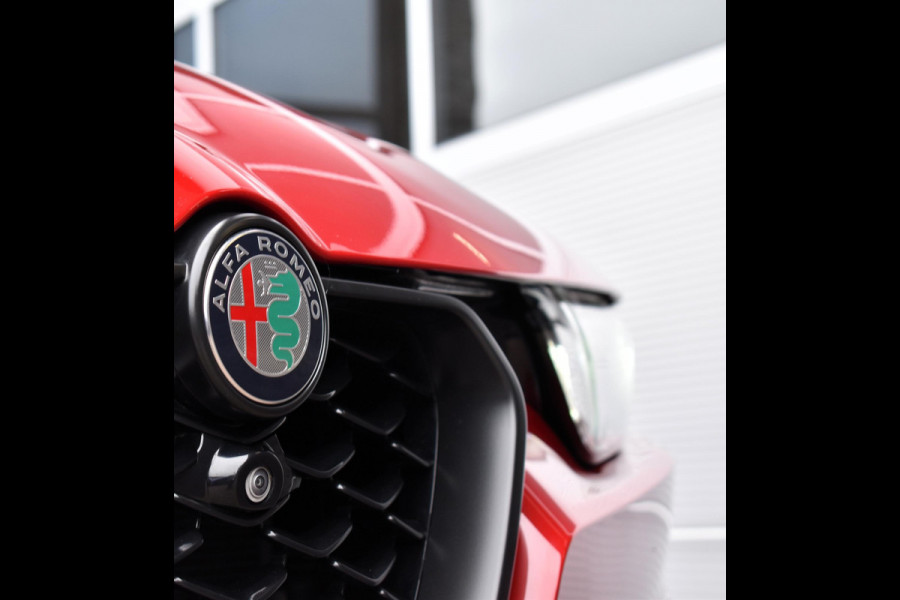 Alfa Romeo Tonale 1.5T Hybrid 160PK Aut. Veloce | Leder | 360 Camera | Harman Kardon | Stoelverw./koeling | Navi | Incl. garantie. Alfa Romeo Tonale 1.5T Hybrid 160PK Aut. Veloce | Leder | 360 Camera | Harman Kardon | Stoelverw./koeling | Navi | Incl. garantie.