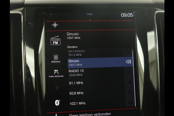 Volvo XC60 2.0 D4 Momentum | Carplay | Camera | Climate control | Navigatie | Cruise control | Full LED | LMV 17 inch | Lane assist