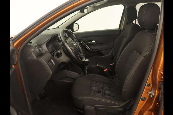 Dacia Duster 1.2 TCe Comfort | Trekhaak | Navigatie | Camera | Cruise control | Airco | Getint glas | DAB