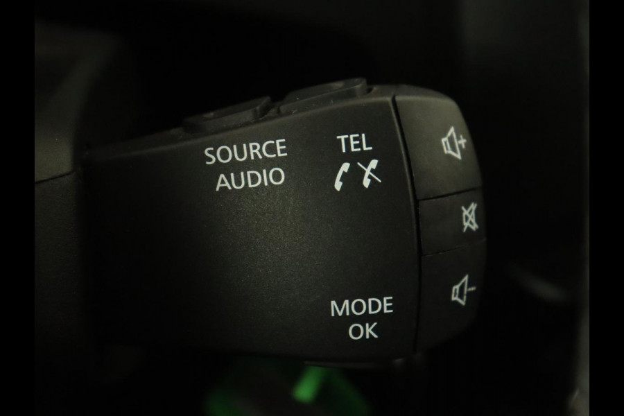 Dacia Duster 1.2 TCe Comfort | Trekhaak | Navigatie | Camera | Cruise control | Airco | Getint glas | DAB