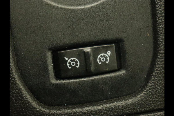 Dacia Duster 1.2 TCe Comfort | Trekhaak | Navigatie | Camera | Cruise control | Airco | Getint glas | DAB