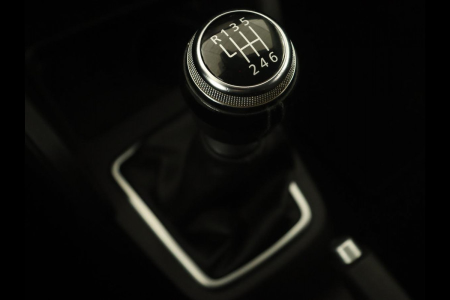 Dacia Duster 1.2 TCe Comfort | Trekhaak | Navigatie | Camera | Cruise control | Airco | Getint glas | DAB
