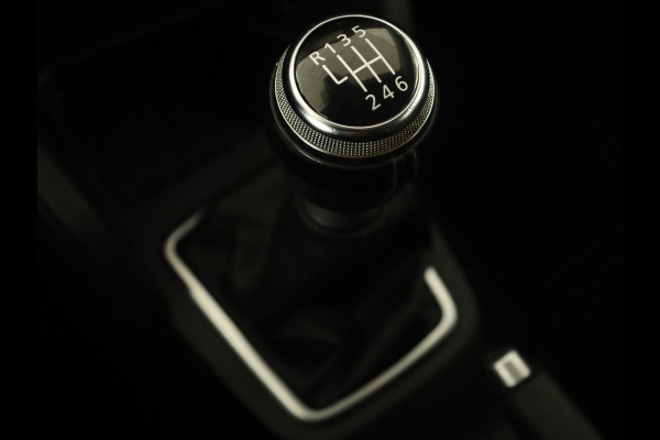 Dacia Duster 1.2 TCe Comfort | Trekhaak | Navigatie | Camera | Cruise control | Airco | Getint glas | DAB