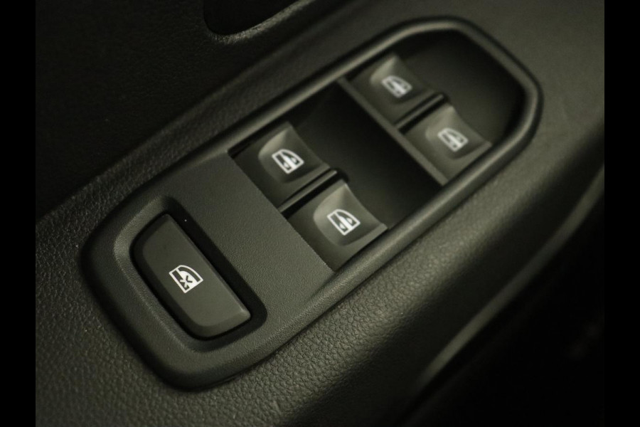 Dacia Duster 1.2 TCe Comfort | Trekhaak | Navigatie | Camera | Cruise control | Airco | Getint glas | DAB