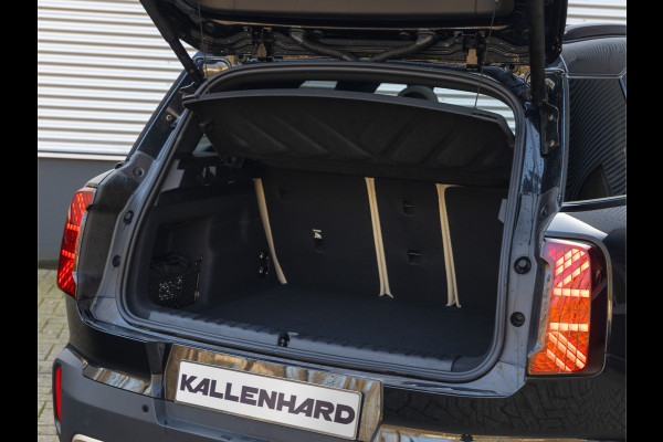 MINI Countryman 1.5 C Favoured - XL Pakket - Pano - Trekhaak - Memoryzetel