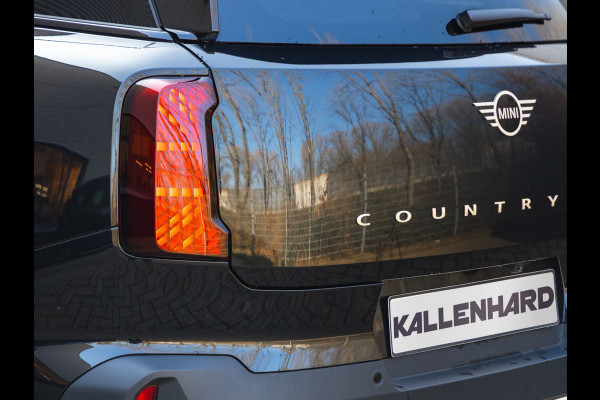 MINI Countryman 1.5 C Favoured - XL Pakket - Pano - Trekhaak - Memoryzetel