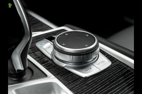 BMW 7 Serie 740d xDrive M-Sport - Dak - Active Steering - Standkachel - Massagezetels