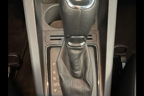 Škoda Fabia Combi 1.0 TSI DSG Ambition | Navigatie | App Connect | Camera | Cruise Control | Extra getint glas | Dab Škoda Fabia Combi 1.0 TSI DSG Ambition | Navigatie | App Connect | Camera | Cruise Control | Extra getint glas | Dab