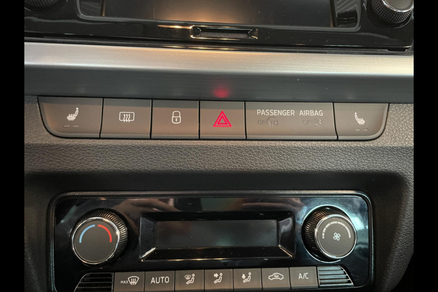 Škoda Fabia Combi 1.0 TSI DSG Ambition | Navigatie | App Connect | Camera | Cruise Control | Extra getint glas | Dab Škoda Fabia Combi 1.0 TSI DSG Ambition | Navigatie | App Connect | Camera | Cruise Control | Extra getint glas | Dab