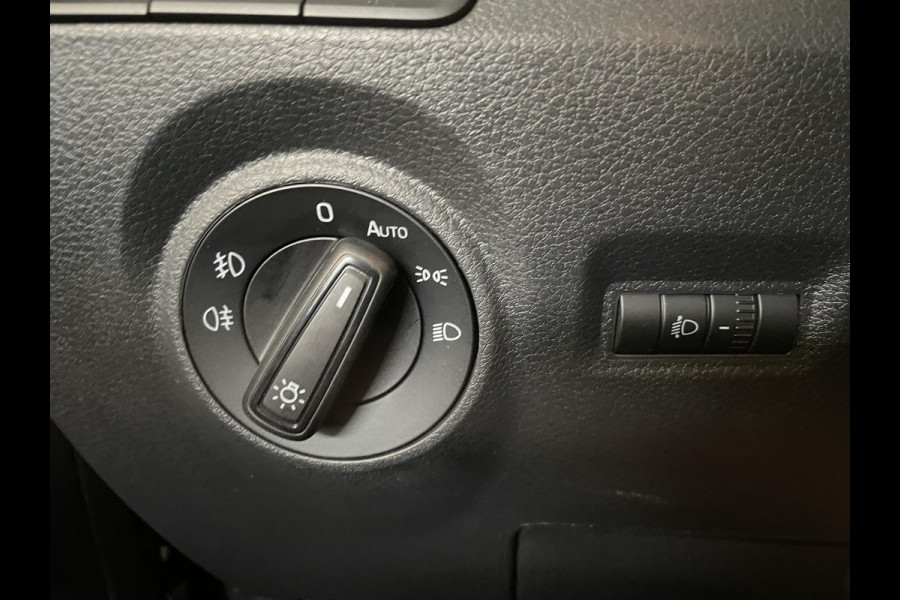 Škoda Fabia Combi 1.0 TSI DSG Ambition | Navigatie | App Connect | Camera | Cruise Control | Extra getint glas | Dab Škoda Fabia Combi 1.0 TSI DSG Ambition | Navigatie | App Connect | Camera | Cruise Control | Extra getint glas | Dab