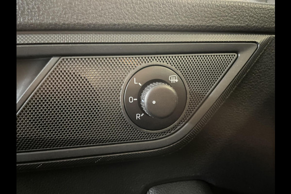 Škoda Fabia Combi 1.0 TSI DSG Ambition | Navigatie | App Connect | Camera | Cruise Control | Extra getint glas | Dab Škoda Fabia Combi 1.0 TSI DSG Ambition | Navigatie | App Connect | Camera | Cruise Control | Extra getint glas | Dab