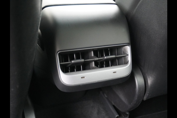 Tesla Model Y RWD LFP Warmtepomp Leder Panoramadak Memory Stoel+Stuurverwarming Camera's Navi Ecc Dog-Kampeer Modus Elek.Achterklep AMD Ryzen™ Processor Premium Audio 1e Eigenaar Origineel Nederlandse Auto