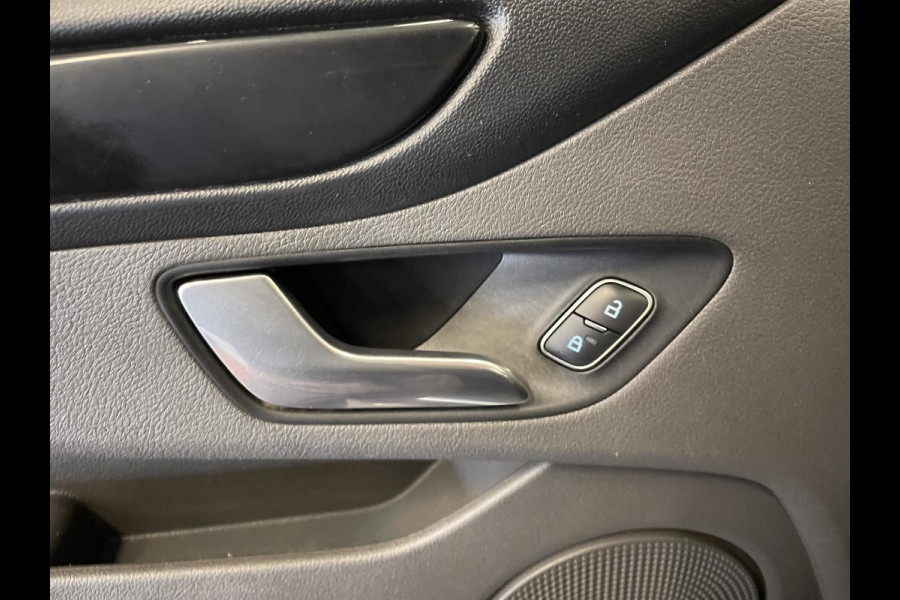 Ford Transit Custom 320 2.0 TDCI L2H1 170PK Sport Automaat Dubbele Cabine Airco Cruise Control Bluetooth Navi Trekhaak