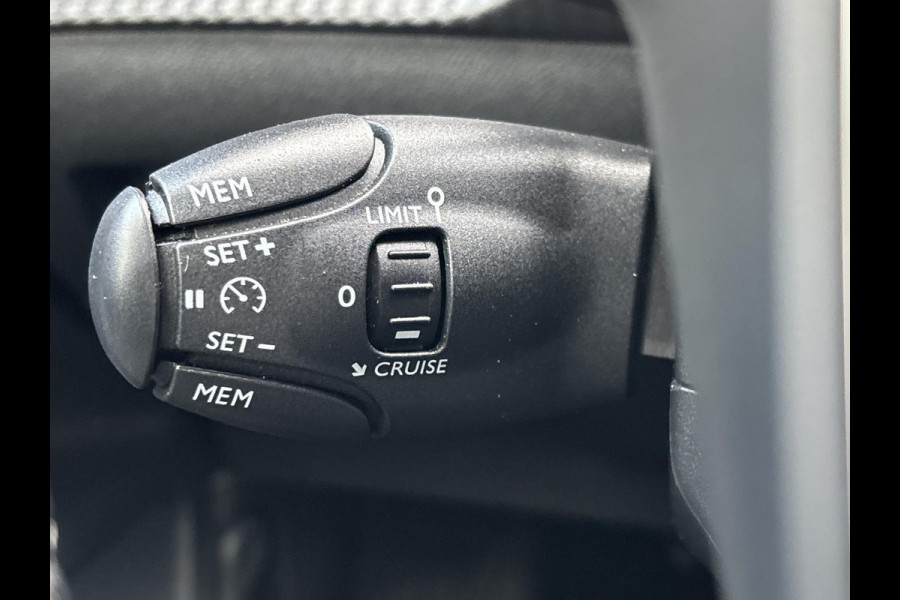 Peugeot 2008 1.2 PureTech Allure  | automaat | trekhaak
