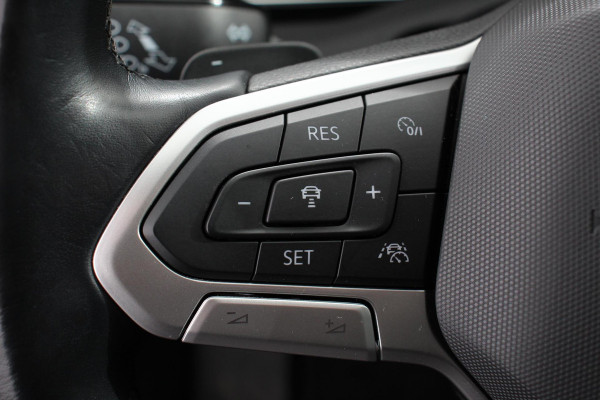 Volkswagen Passat Variant 1.5 TSI Elegance Plus Pro Automaat Volkswagen Passat Variant 1.5 TSI Elegance Plus Pro | Head Up Display | Camera | 18 Inch Lichtmetalen Velgen | Trekhaak | Virtual Cockpit | Electrische Achterklep |