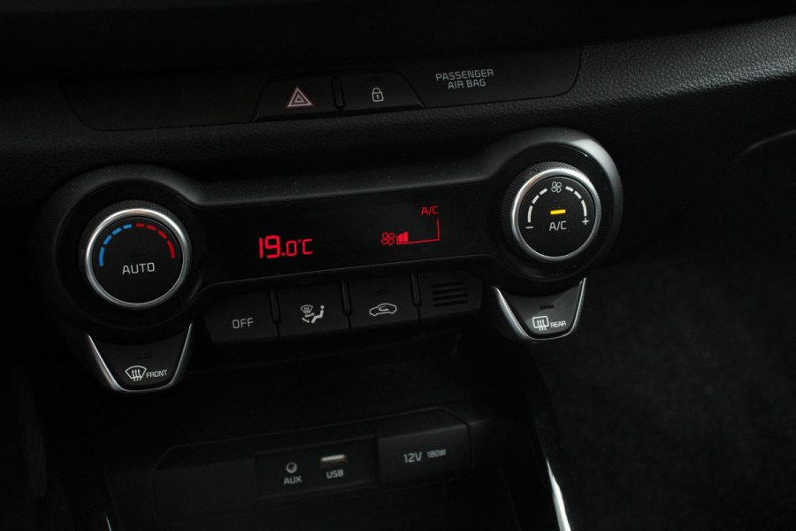 Kia Stonic 1.0 T-GDi 120 PK Automaat Vision | Navigatie | Climate control | Camera | Lane Assist | Cruise Control | Privacy Glass | Lichtmetalen velgen | Stoel-Stuurverwarming