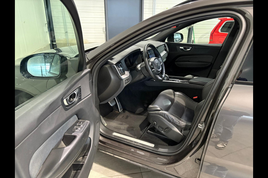 Volvo XC60 T6 AWD Aut. R-Design Trekhaak Parkeercamera Leder 340pk