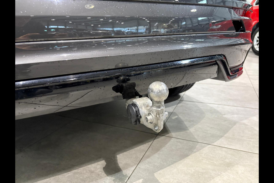 Volvo XC60 T6 AWD Aut. R-Design Trekhaak Parkeercamera Leder 340pk
