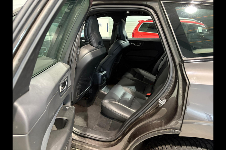 Volvo XC60 T6 AWD Aut. R-Design Trekhaak Parkeercamera Leder 340pk