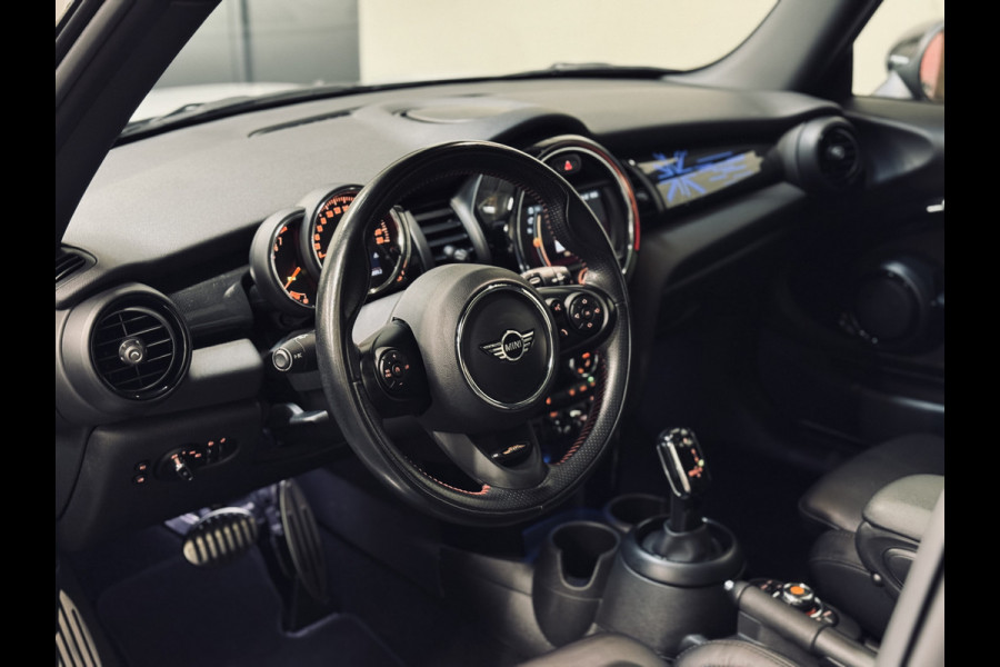 MINI Mini 2.0 Cooper S JCW | Panorama | 1e Eig! | NAP MINI Mini 2.0 Cooper S JCW | Panorama | 1e Eig! | NAP