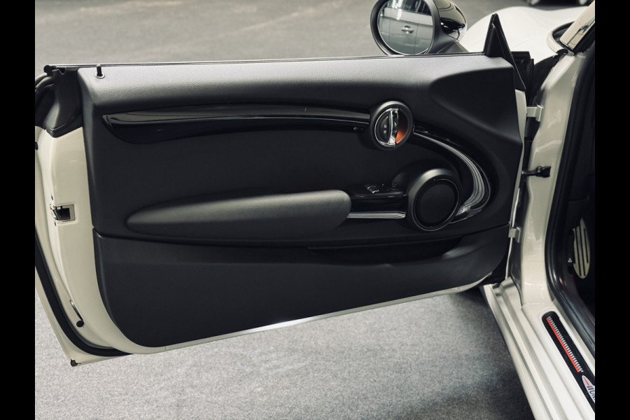 MINI Mini 2.0 Cooper S JCW | Panorama | 1e Eig! | NAP MINI Mini 2.0 Cooper S JCW | Panorama | 1e Eig! | NAP