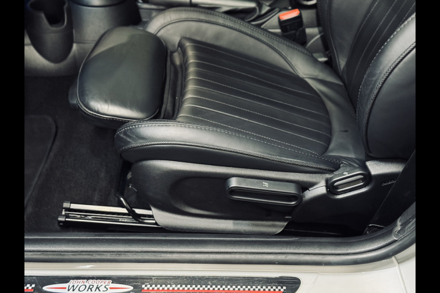 MINI Mini 2.0 Cooper S JCW | Panorama | 1e Eig! | NAP MINI Mini 2.0 Cooper S JCW | Panorama | 1e Eig! | NAP