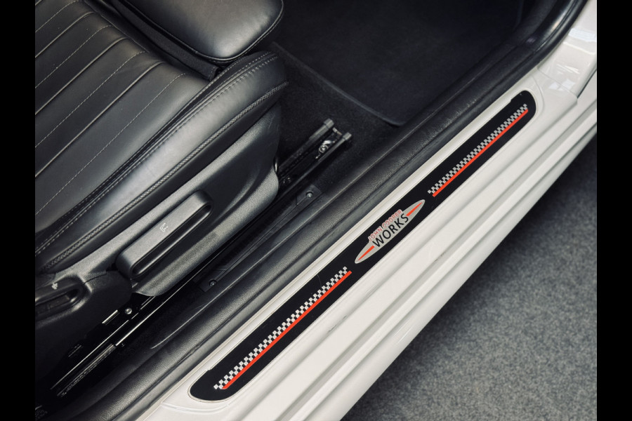 MINI Mini 2.0 Cooper S JCW | Panorama | 1e Eig! | NAP MINI Mini 2.0 Cooper S JCW | Panorama | 1e Eig! | NAP