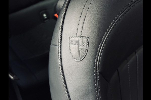 MINI Mini 2.0 Cooper S JCW | Panorama | 1e Eig! | NAP MINI Mini 2.0 Cooper S JCW | Panorama | 1e Eig! | NAP