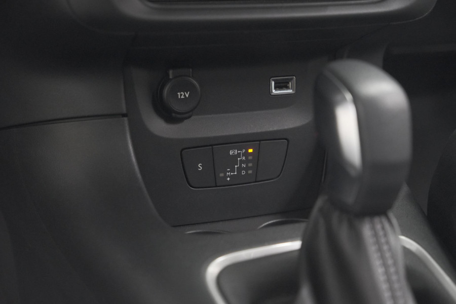 Citroën C3 PureTech 110 EAT6 Shine | Camera | Navigatie | Apple Carplay | Parkeersensoren | Climate Control | 16 Inch Lichtmetalen Velgen