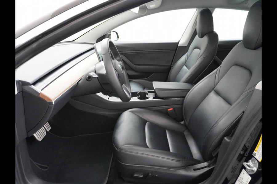 Tesla Model 3 Performance 513pk 20" AutoPilot Pano.dak  Adaptive Cruise Camera''s Leer PDC-A+Voor Wifi Ecc Pdc Dual Motor ! Elektr.-A-Klep+Stuur+Verst.Stoel+Geheugen, Easy Entry Stoel+Bank-Verwarmd Keyless carbon spoiler rode remklauwen Long Range accu WiFi Voorbereid. Internet (9,99pm) 75 kWh 4wd 1e Eigenaar Origineel Nederlandse Auto