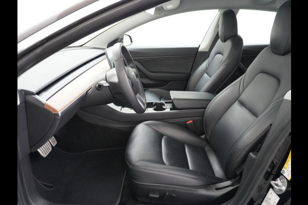 Tesla Model 3 Performance 513pk 20" AutoPilot Pano.dak  Adaptive Cruise Camera''s Leer PDC-A+Voor Wifi Ecc Pdc Dual Motor ! Elektr.-A-Klep+Stuur+Verst.Stoel+Geheugen, Easy Entry Stoel+Bank-Verwarmd Keyless carbon spoiler rode remklauwen Long Range accu WiFi Voorbereid. Internet (9,99pm) 75 kWh 4wd 1e Eigenaar Origineel Nederlandse Auto