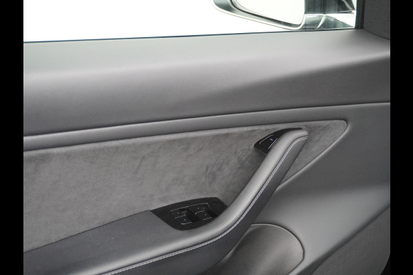 Tesla Model 3 Performance 513pk 20" AutoPilot Pano.dak  Adaptive Cruise Camera''s Leer PDC-A+Voor Wifi Ecc Pdc Dual Motor ! Elektr.-A-Klep+Stuur+Verst.Stoel+Geheugen, Easy Entry Stoel+Bank-Verwarmd Keyless carbon spoiler rode remklauwen Long Range accu WiFi Voorbereid. Internet (9,99pm) 75 kWh 4wd 1e Eigenaar Origineel Nederlandse Auto