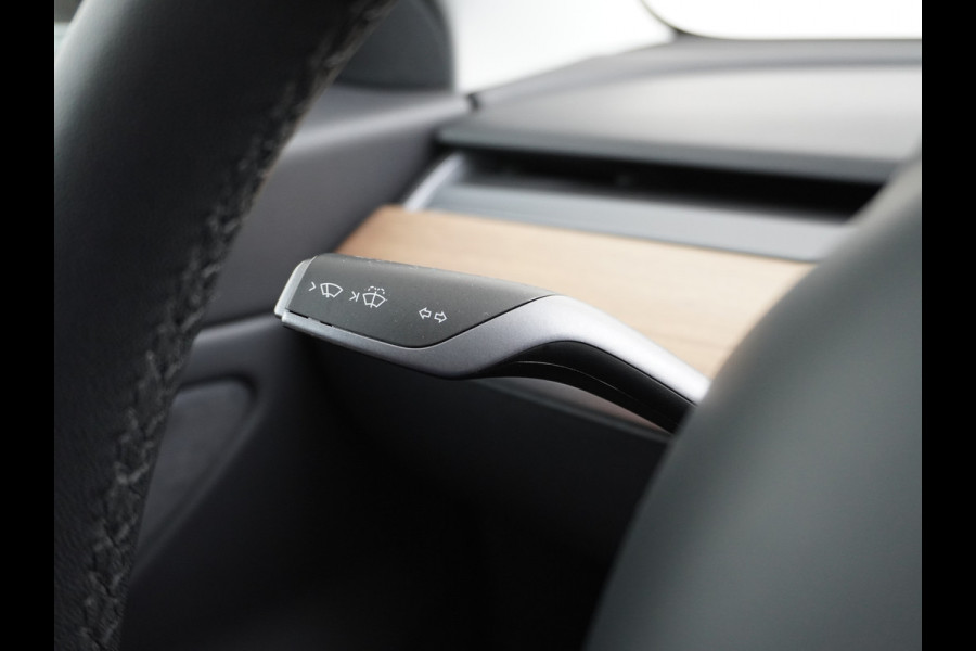Tesla Model 3 Performance 513pk 20" AutoPilot Pano.dak  Adaptive Cruise Camera''s Leer PDC-A+Voor Wifi Ecc Pdc Dual Motor ! Elektr.-A-Klep+Stuur+Verst.Stoel+Geheugen, Easy Entry Stoel+Bank-Verwarmd Keyless carbon spoiler rode remklauwen Long Range accu WiFi Voorbereid. Internet (9,99pm) 75 kWh 4wd 1e Eigenaar Origineel Nederlandse Auto