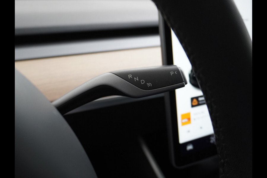 Tesla Model 3 Performance 513pk 20" AutoPilot Pano.dak  Adaptive Cruise Camera''s Leer PDC-A+Voor Wifi Ecc Pdc Dual Motor ! Elektr.-A-Klep+Stuur+Verst.Stoel+Geheugen, Easy Entry Stoel+Bank-Verwarmd Keyless carbon spoiler rode remklauwen Long Range accu WiFi Voorbereid. Internet (9,99pm) 75 kWh 4wd 1e Eigenaar Origineel Nederlandse Auto