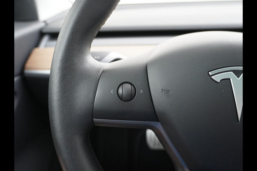 Tesla Model 3 Performance 513pk 20" AutoPilot Pano.dak  Adaptive Cruise Camera''s Leer PDC-A+Voor Wifi Ecc Pdc Dual Motor ! Elektr.-A-Klep+Stuur+Verst.Stoel+Geheugen, Easy Entry Stoel+Bank-Verwarmd Keyless carbon spoiler rode remklauwen Long Range accu WiFi Voorbereid. Internet (9,99pm) 75 kWh 4wd 1e Eigenaar Origineel Nederlandse Auto