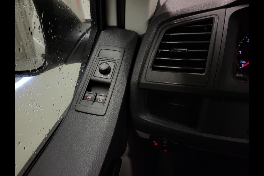 Volkswagen Transporter 2.0TDI 150pk L2/H1 Automaat Euro 6! Volkswagen Transporter 2.0TDI 150pk L2/H1 Automaat Euro 6!